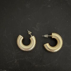Chic Gold-Toned Hoop Earrings